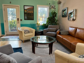 The Shoreline Legacy House with Fireplace